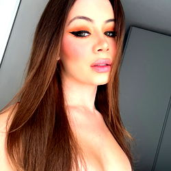 Pragtige Model in Lombardy - Giselly Angel