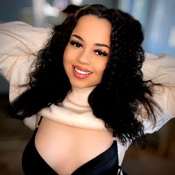 Pragtige Vrouelike Model in Swart - OnlyFans Ster