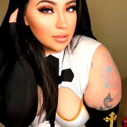 Pragtige Model in Streek-Kleedstuk - Onopvallende Elegantie