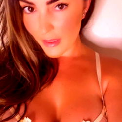 Pragtige Vrou in 'n Streek-Hot Streek