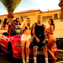 Sensuele Model in Strakke Badpak - OnlyFans Model