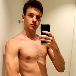 Gesellige Model in 'n Kaartjiesels: Connor Peters