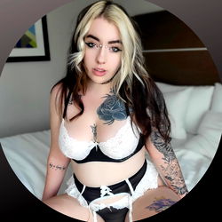 Verleierspele: 'Valerie Vampyr' in Streek - 'n Uitsonderlike Model