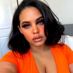 Sexy Virtual Gamer GF - Unieke Model Foto