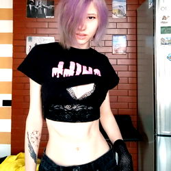 Pragtige OnlyFans Model in 'n Crop Top - Bekyk Sy Uitstekende Uitbeelding!