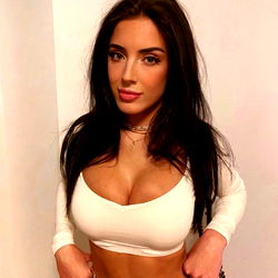 Stunning Model in Los Angeles - Sumner Stroh