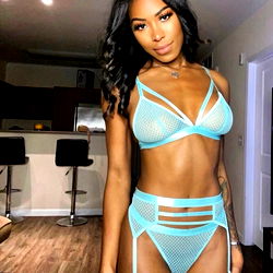 Sensuele Pragtigheid: Nadia Jay in Las Vegas Se Skouspel