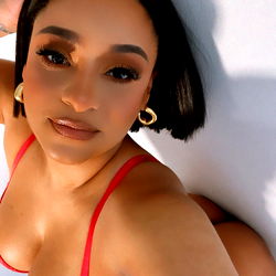 Pragtige Model in 'n Lusende Badpak – 'n OnlyFans Sensasie!