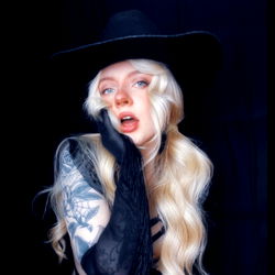 Pragtige OnlyFans Model - Unieke Uitdrukking