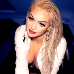 Pragtige Vroulike Model - Danielle