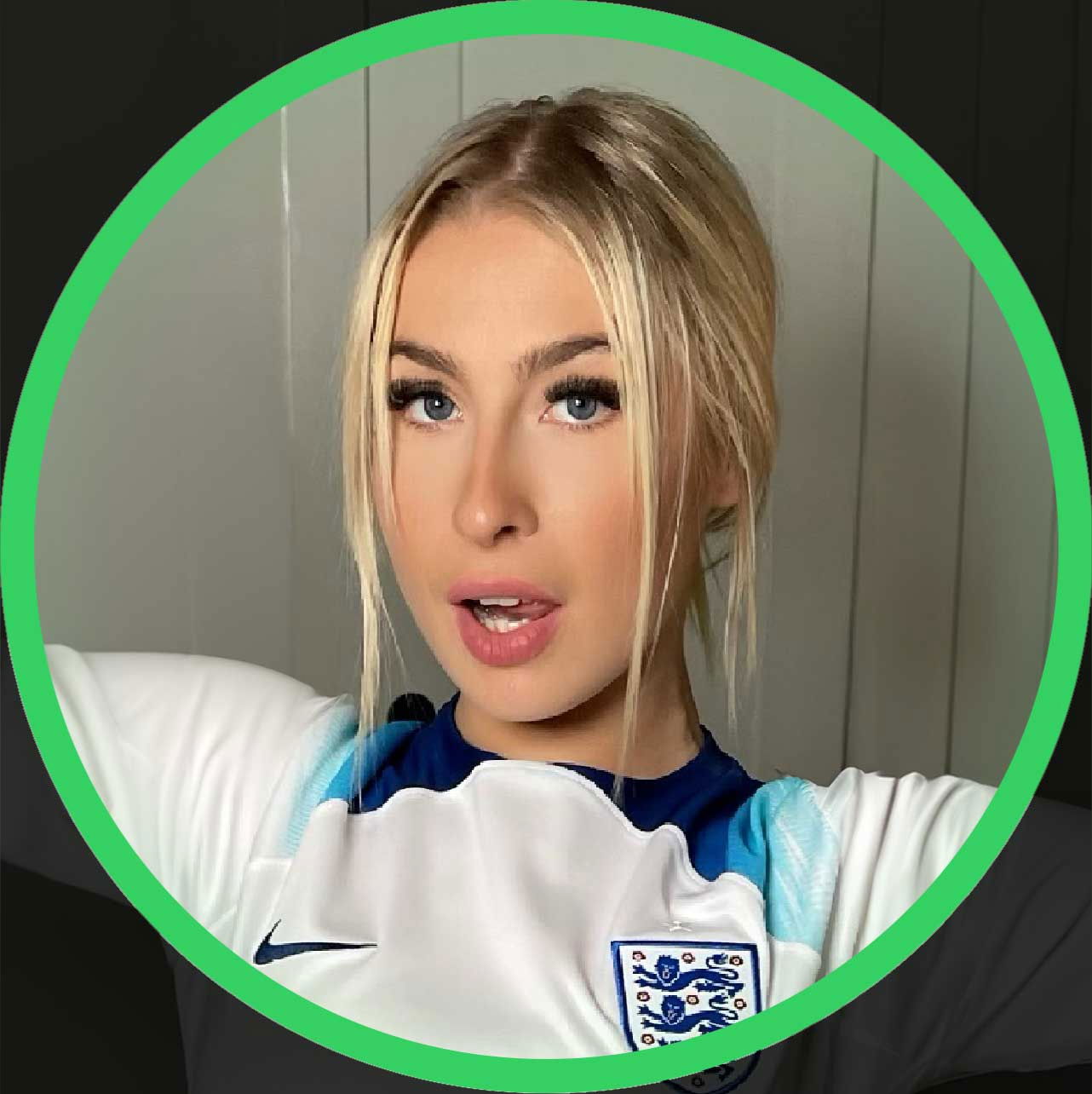 Astrid Wett 🏴󠁧󠁢󠁥󠁮󠁧󠁿 photo