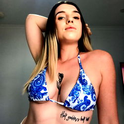 Sensuele Model in Streeks Bloeidiens, Afrika