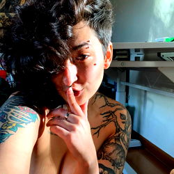 Pragtige model met tatoege - OnlyFans inspirasie