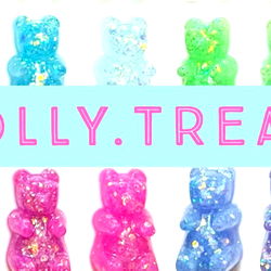 Holly Treats 🌶️👑👠🍭🎂 photo