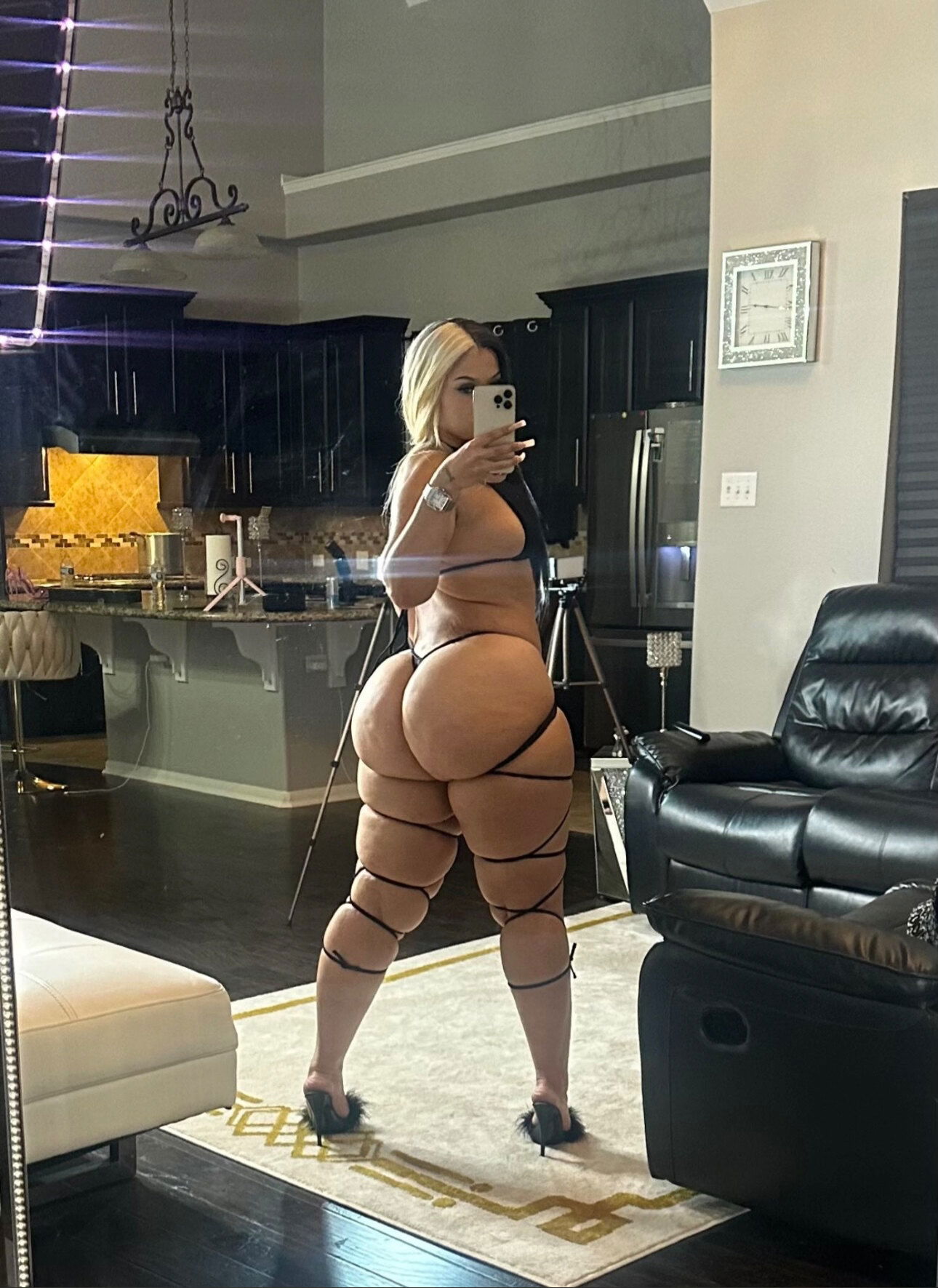 𝓴𝔂𝓻𝓪𝓵𝓪𝓬𝓮𝓭 photo