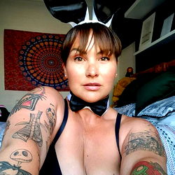 Pragtige OnlyFans Model in Donker Swart