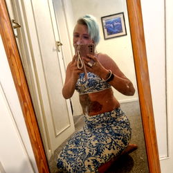 Pragtige Model in 'n Versierde Blou Ensui – OnlyFans