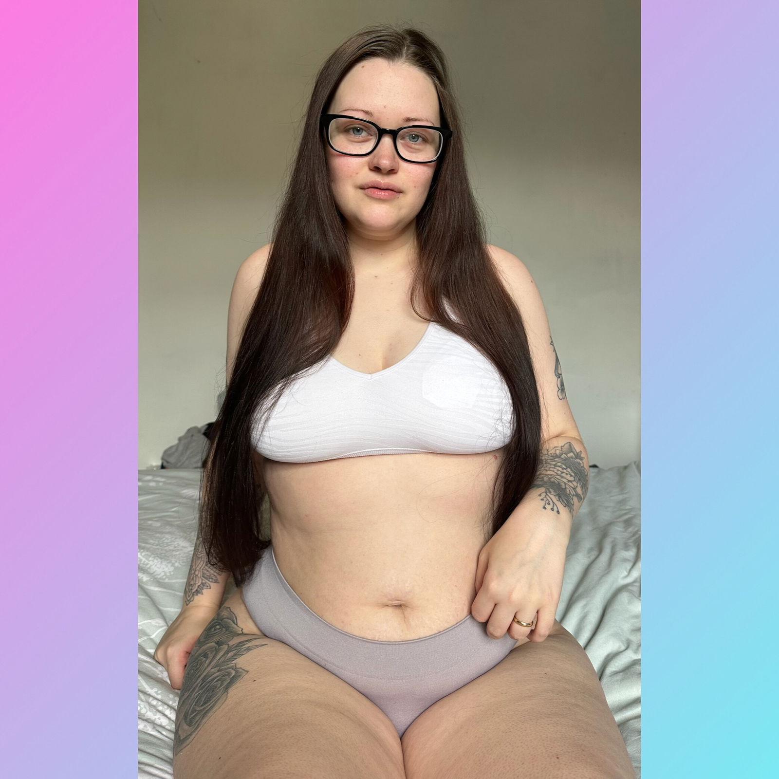 🍂 𝐂𝐮𝐫𝐯𝐲 𝐂𝐚𝐫𝐚 🍂 photo