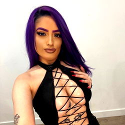 Sensuele Model met Net-Detailleerd Design – Een Unieke Bekendstelling