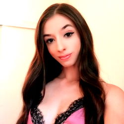 Pragtige Model in Rooi - OnlyFans by Olivia Land