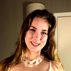 Pragtige Vroue Model in Liggaamslos Skenasie