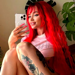 Pragtige Vrouelike Model met Rooibare Haare – OnlyFans