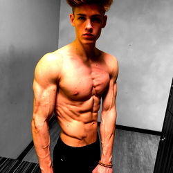 Pragtige Manlike OnlyFans Model - Lucas Hall