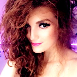 Pragtige Vroue Model – GingerMFC 2.0