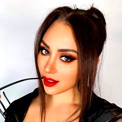 Pragtige Model uit die Sentraal-Afrikaanse Republiek – Tabitha Lyons