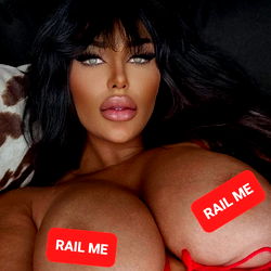 Pragtige Vrou Maak 'n Opvallende Impressie!