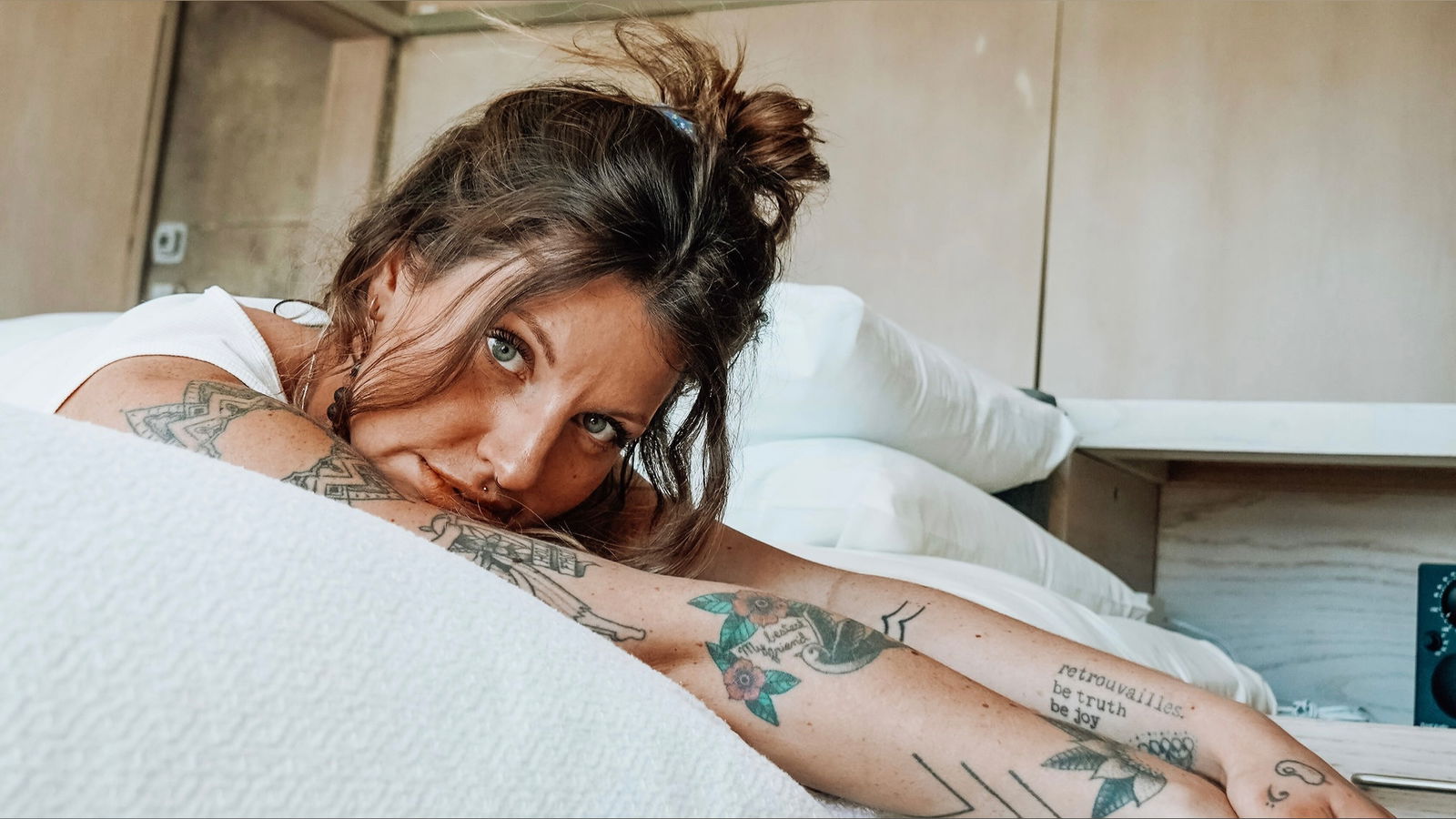 Free Addy Louise photo