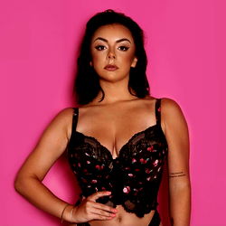 Pragtige Model in Verwagtingvolle Leer-Top