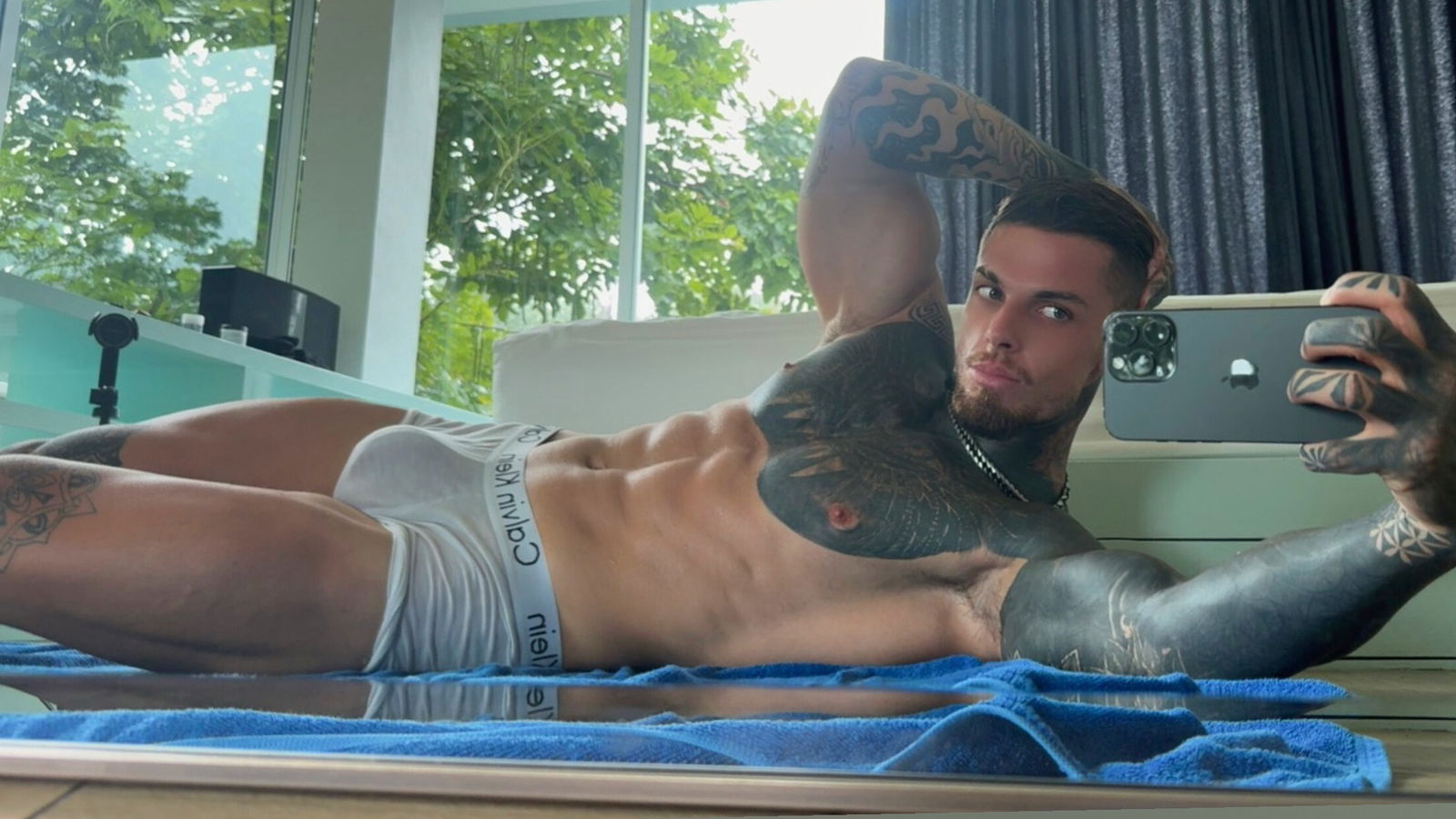 Juicy Jay 💦 photo