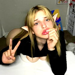 Akaru: 'n Unieke OnlyFans Model met 'n Streek-Stil!