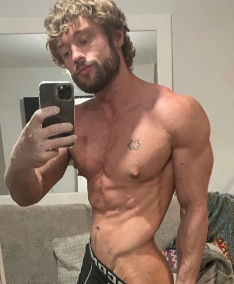 FoxxyTommy…🦊 photo