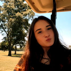 Pragtige Model in Streek - Een Unieke Geskenk