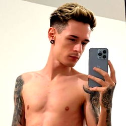 Sensuele Model Jordan Lee in 'n Onverslaanbare Geskenk