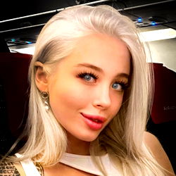 Pragtige Vrouelike Model - Ontdek Haar Geheim!