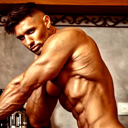 Die Onweerstaanbare Vlad Parker: 'n Sexy Model-Portret