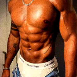 Speelse Man in Ondergoed - 'n Fantastiese Model