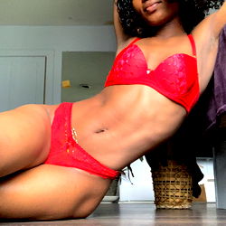 PrinsesHazé: Sensuele Pracht in Rood