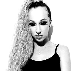 Pragtige Model met Lange Haar - Los Angeles