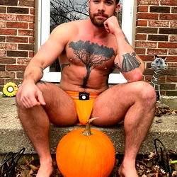 Strykgewesige Man in Oranje – Sensuele Voorshow