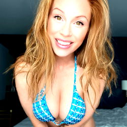 Pragtige Model in Bikini - Sentrale Afrikaanse Republiek