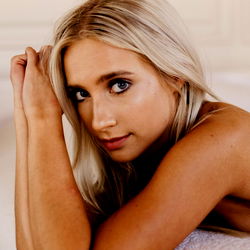 Pragtige Vrou se Verleierskap - Grace Moore