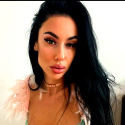 Pragtige Vrouelike Model - ALINA 🌠