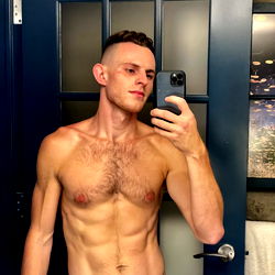 Speelse Manlike Model in Nieu York - OnlyFans Stasies