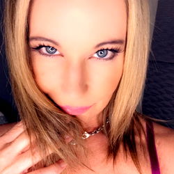 Pragtige vroue model – JamieSynn se sensuele aantrekkingskrag