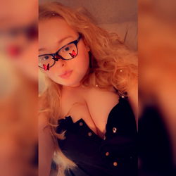 Pragtige Vrouelike Model - OnlyFans Model Naam: Purple_leo💜🕊️