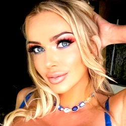 Pragtige Model van die Sentraal-Afrikaanse Republiek | Adult🌟Amber-Jayne